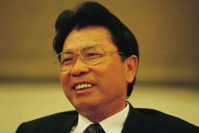 何享健最新动态，引领美的集团迈向更高峰的最新进展